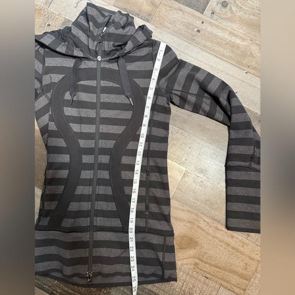 Lululemon Stride Jacket Black‎ Stripe- 2 - Picture 7 of 9